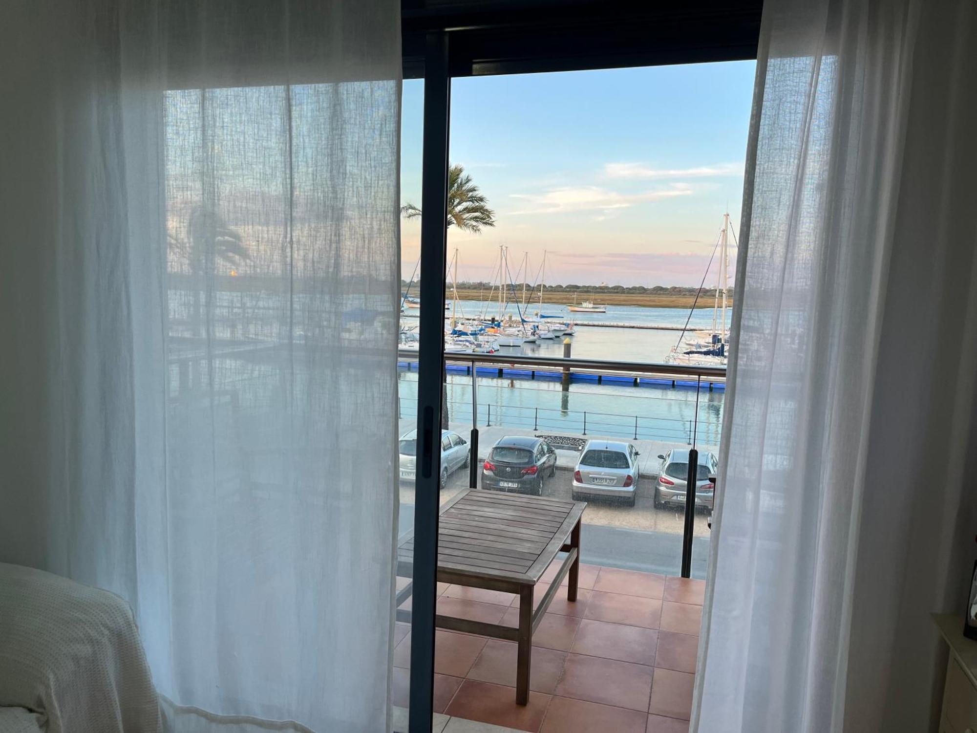 Puerto Deportivo Apartment *